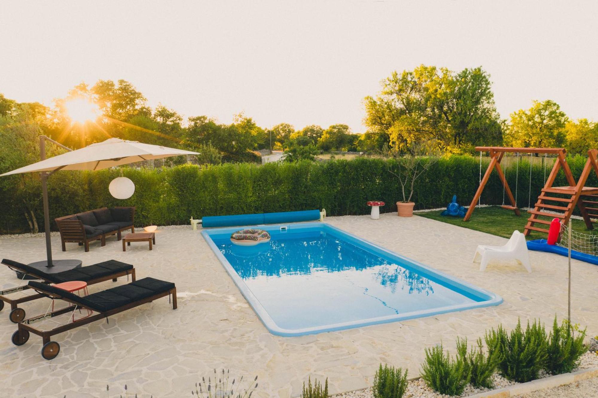 Cozy Country Home With Heated Outdoor Pool Šibenik Kültér fotó