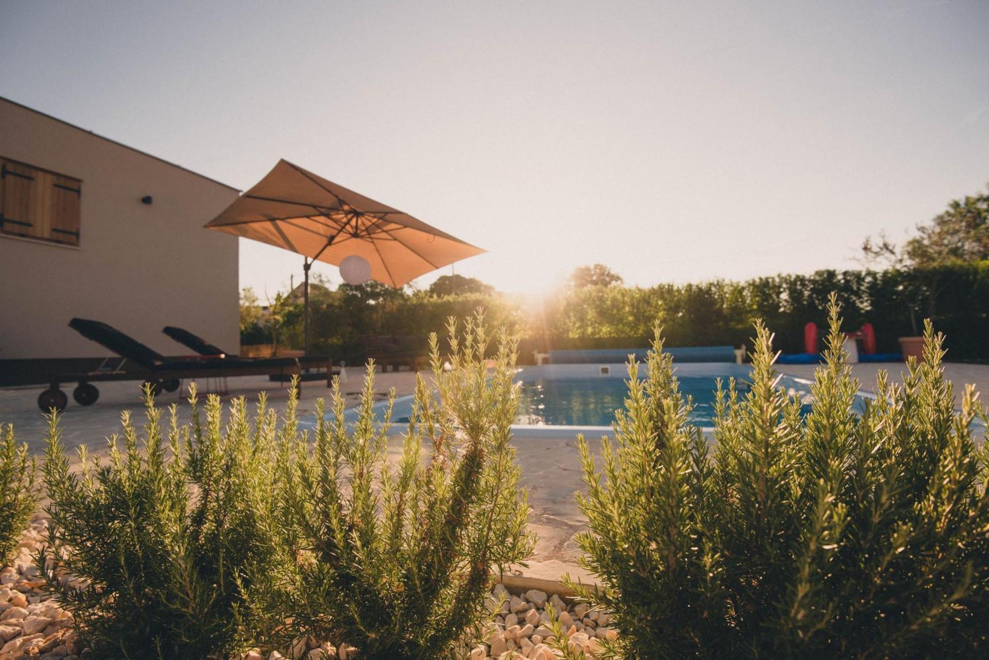 Cozy Country Home With Heated Outdoor Pool Šibenik Kültér fotó