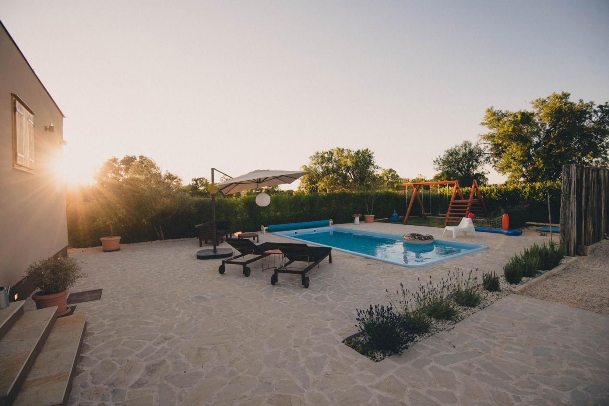 Cozy Country Home With Heated Outdoor Pool Šibenik Kültér fotó