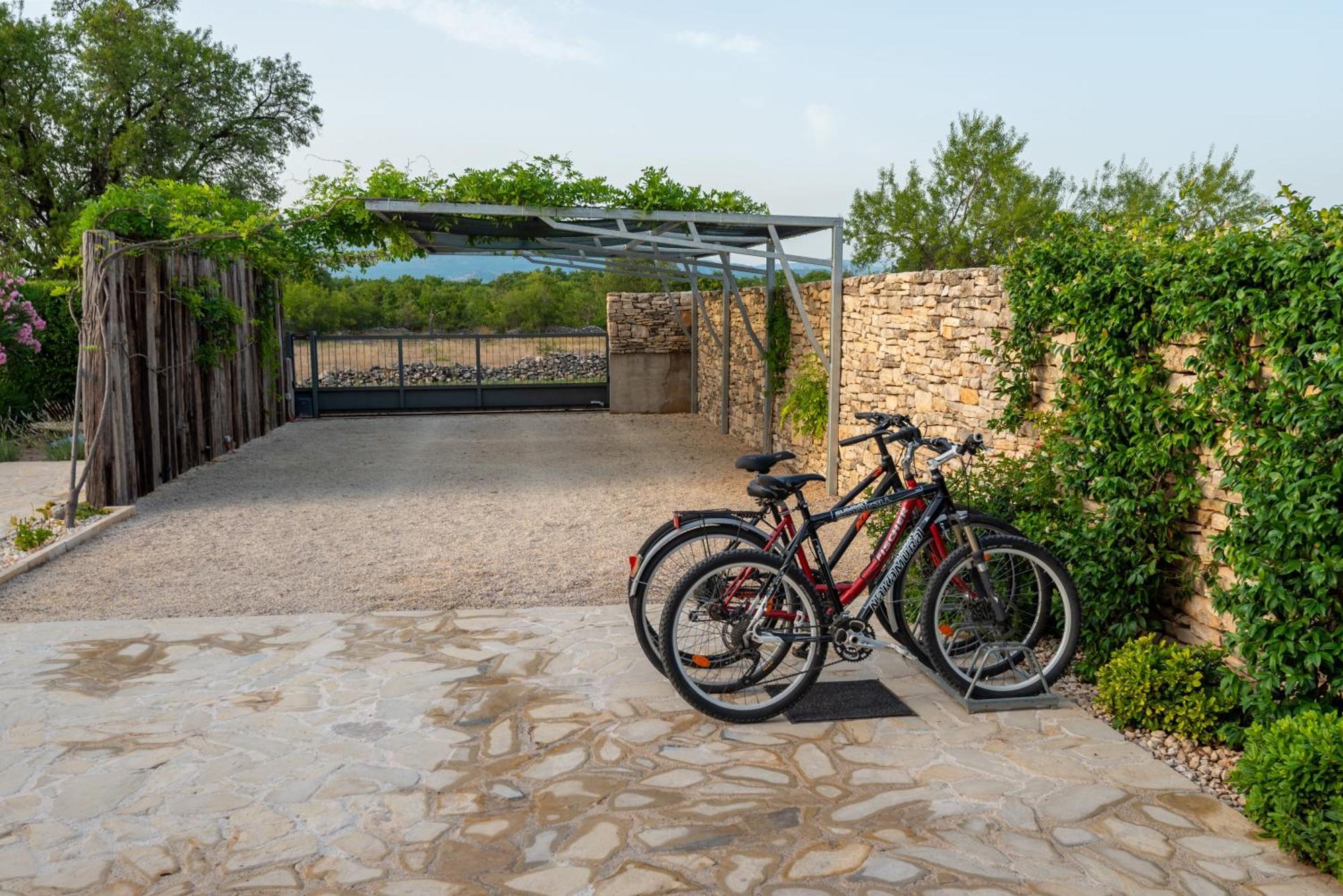 Cozy Country Home With Heated Outdoor Pool Šibenik Kültér fotó